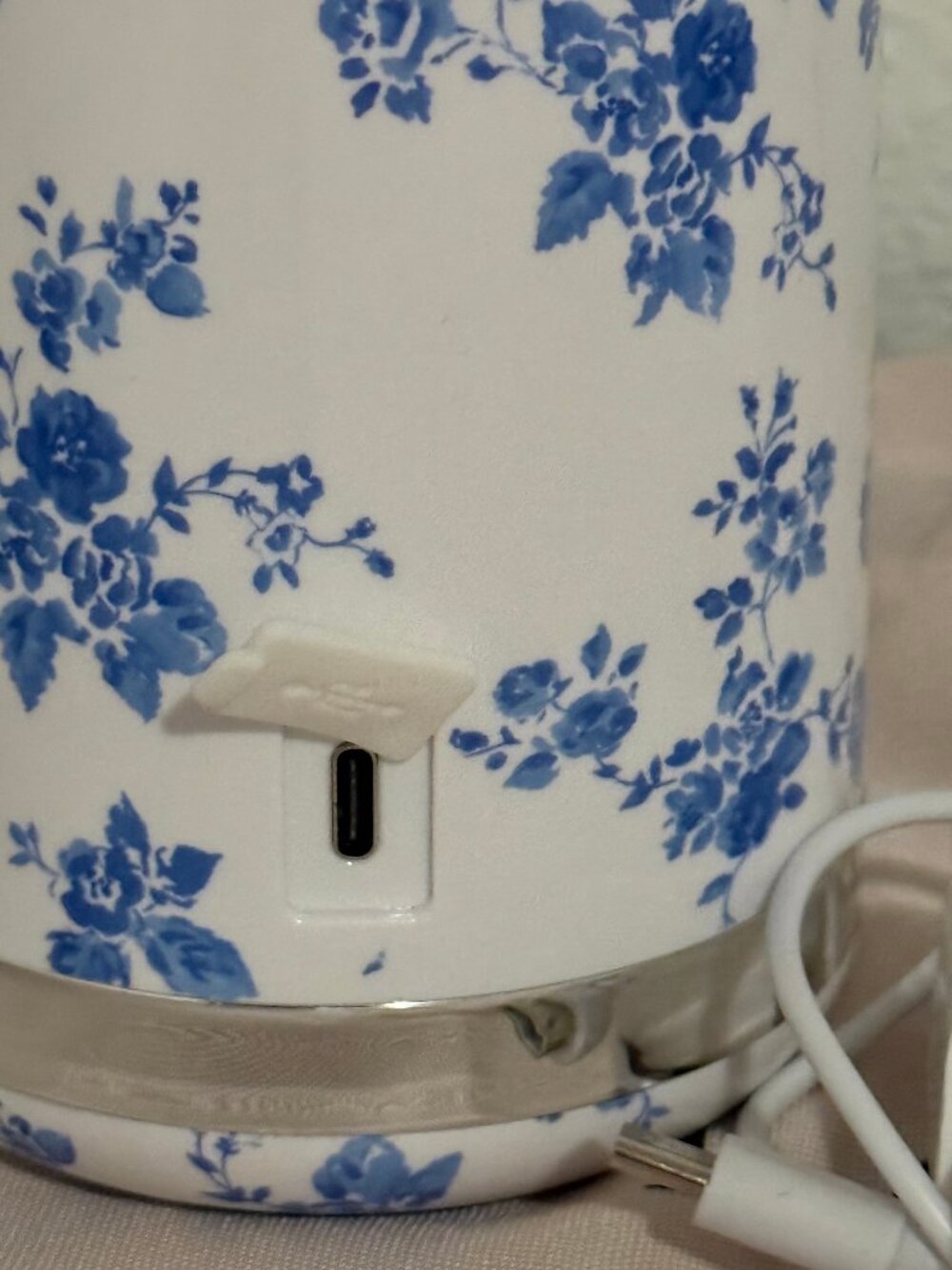 LAURA ASHLEY Portable Blender, Smoothie Maker - Picture 5 of 6